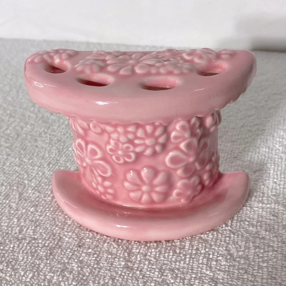 Vintage 1980  Pink Floral Textured Ceramic Toothbrush Holder Cottagecore Country
